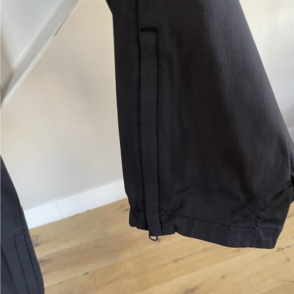 Theory Terrance Jogger in Neoteric Black - Picture 3 of 4